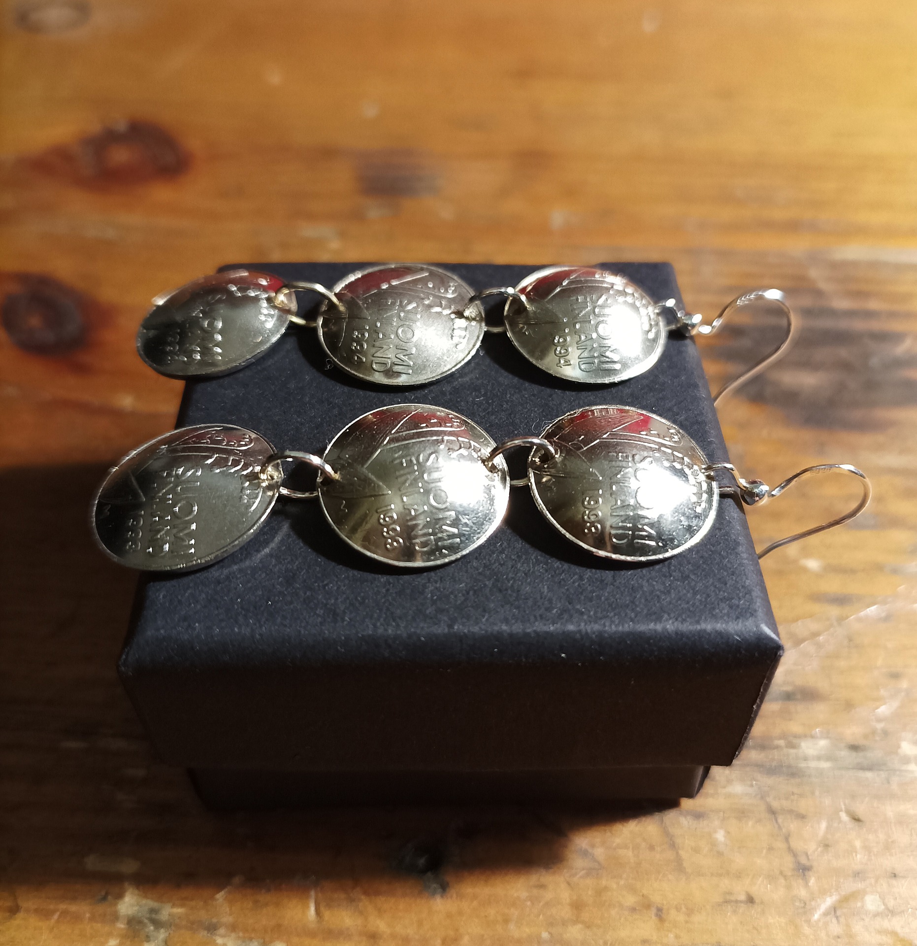 Korvakorut vanhoista 1993 ja 1994 10 Pennin kolikoista/ 30€ + Postikulut